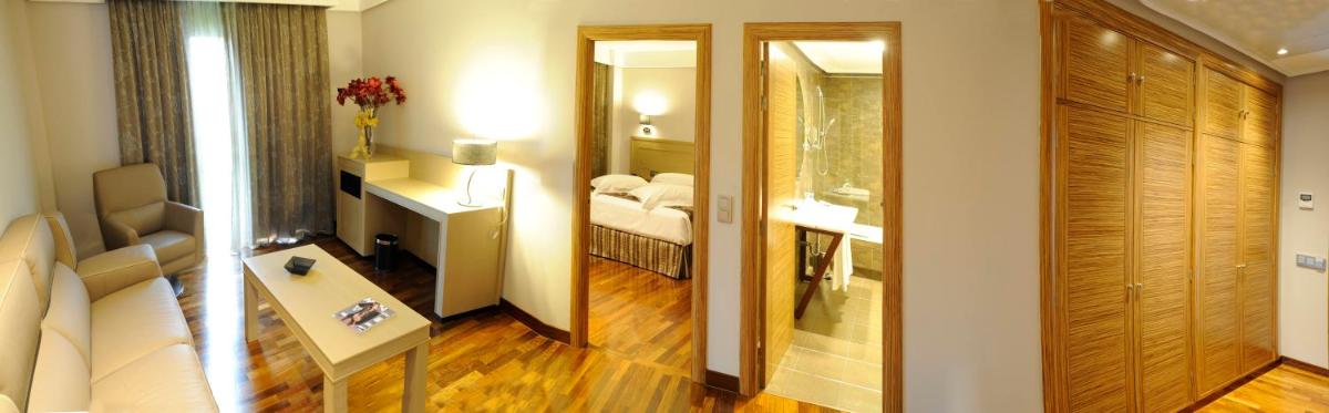 Cama o camas de una habitación en Cumbria Spa Hotel 3* Sup