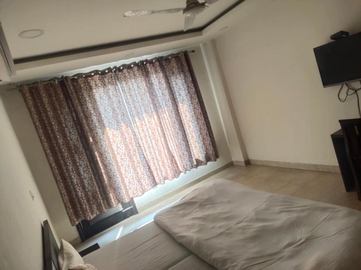 A J RESIDENCE - Housity