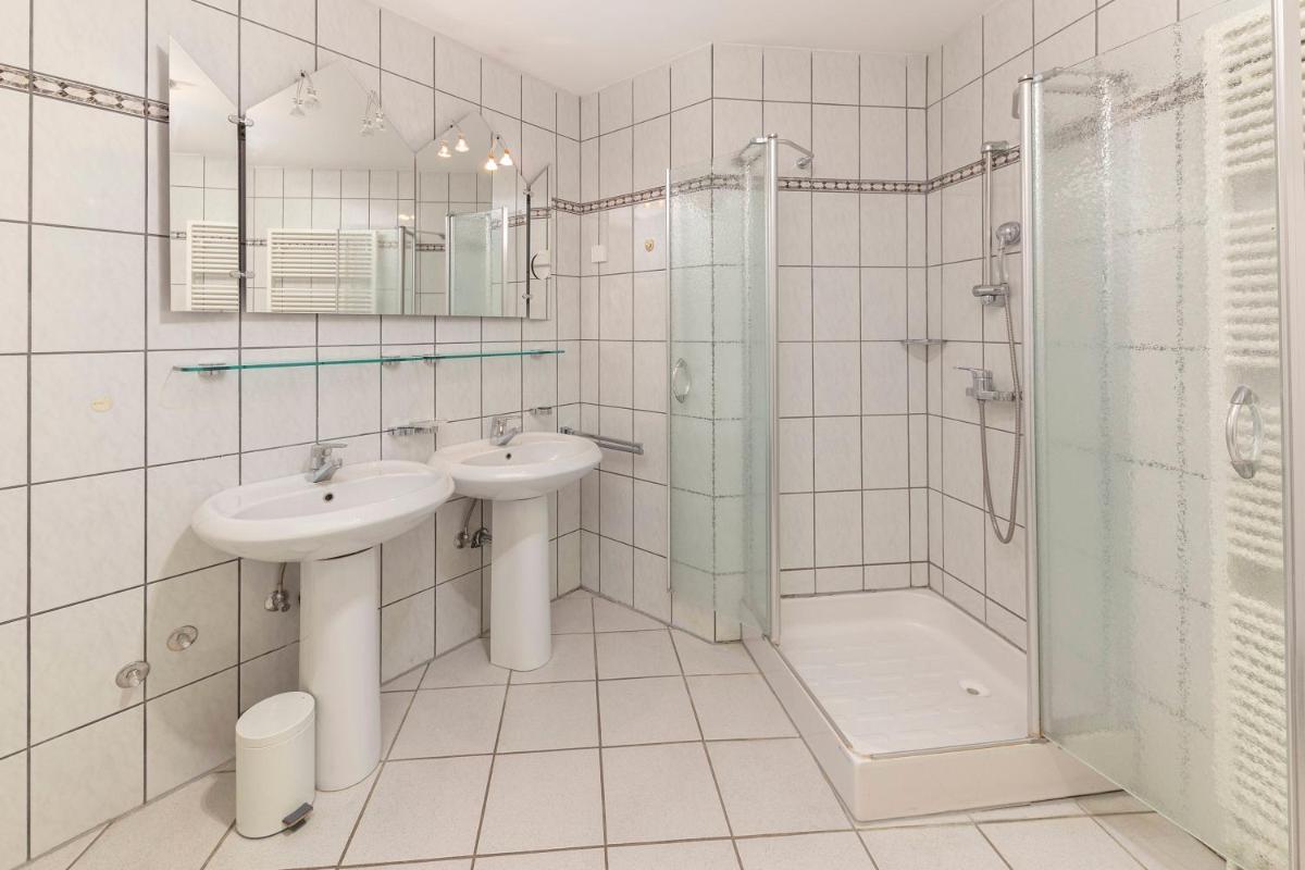 Hotel Burger Veniše - Housity