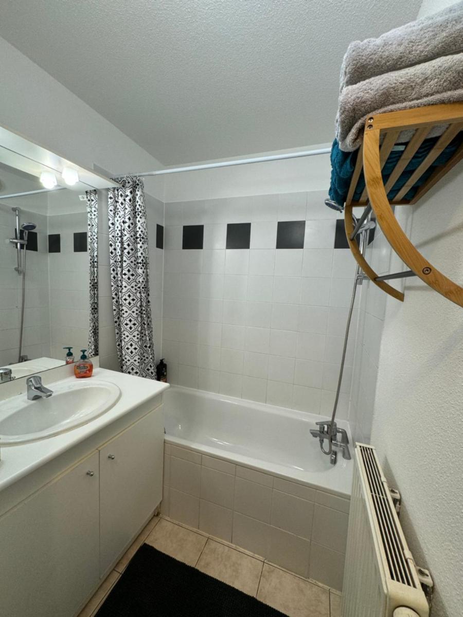 Appartement calme avec balcon, à 4km du centre, Parking, WI-FI, Netflix gratuit - Housity