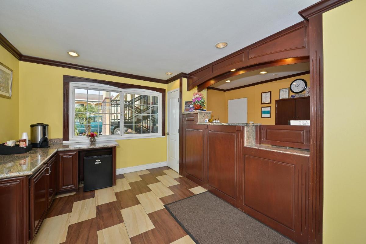 Americas Deluxe Inn- Marysville - Housity