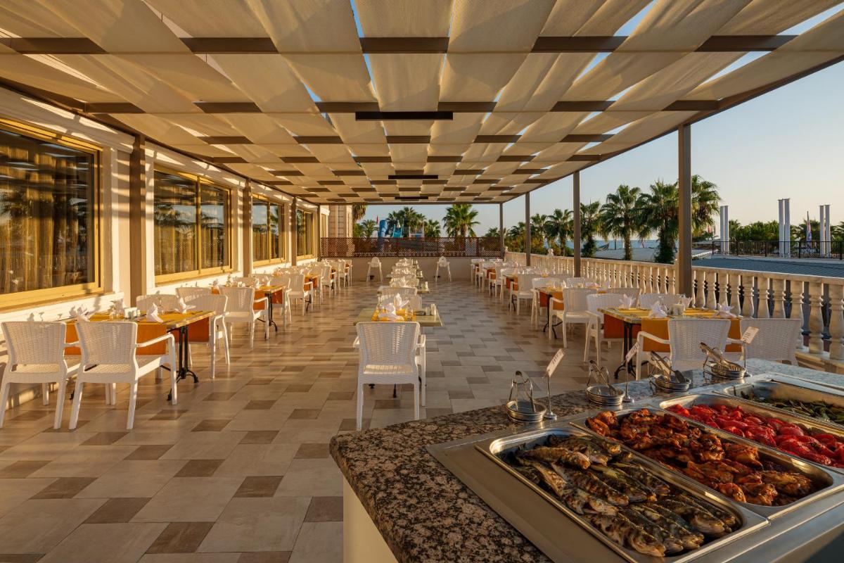 Aydinbey Famous Resort - Ultra All Inclusive - Housity