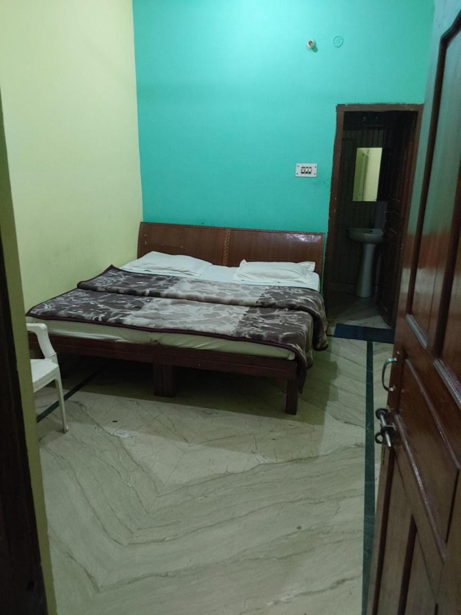 Suitetrails - Hotel Madhur new tourist lodge