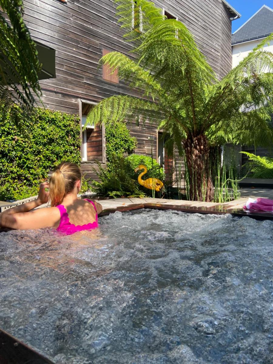Clients de l'établissement La villa 10 HÔTEL SPA