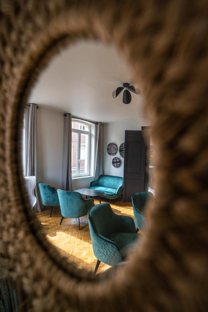 Coin salon dans l'établissement La villa 10 HÔTEL SPA