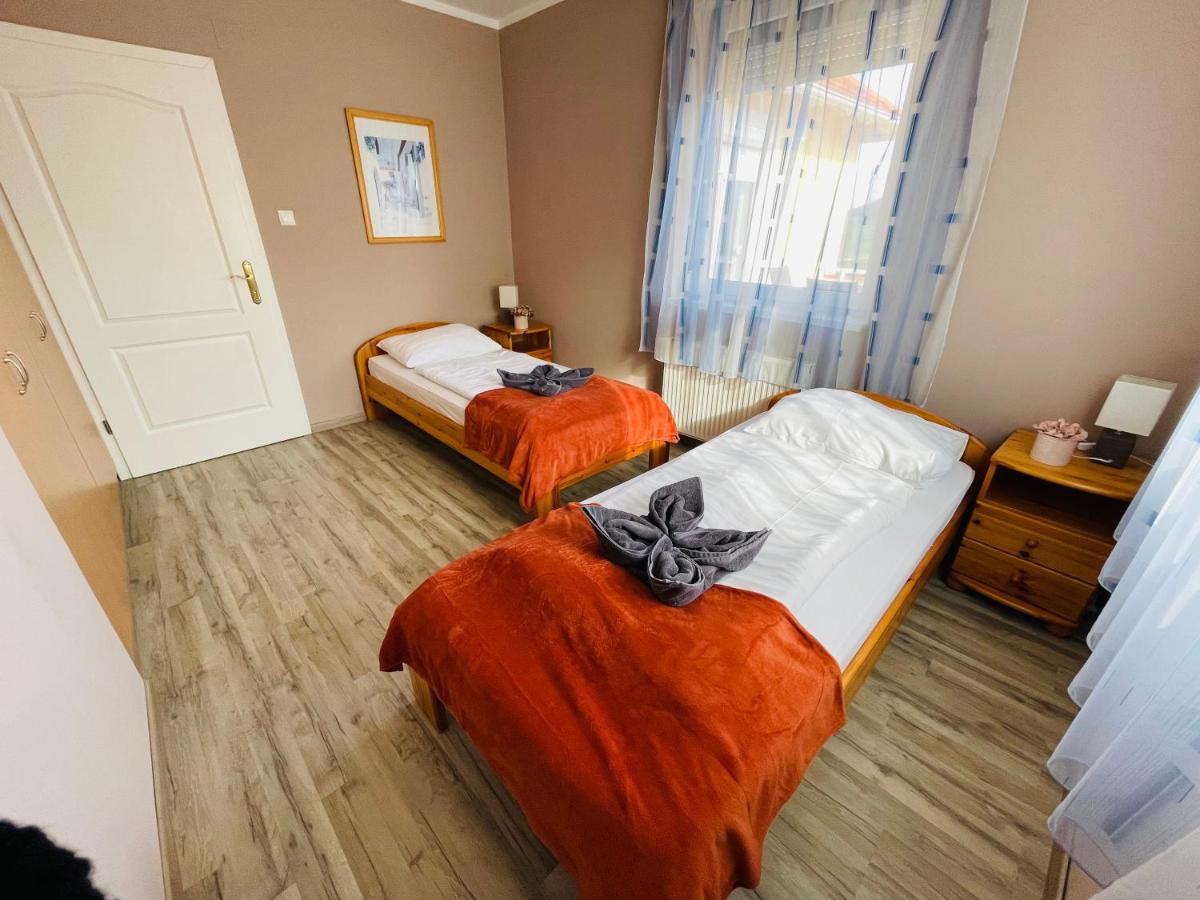 Dunai Panorámás Apartman Dunaszentmiklóson - Housity