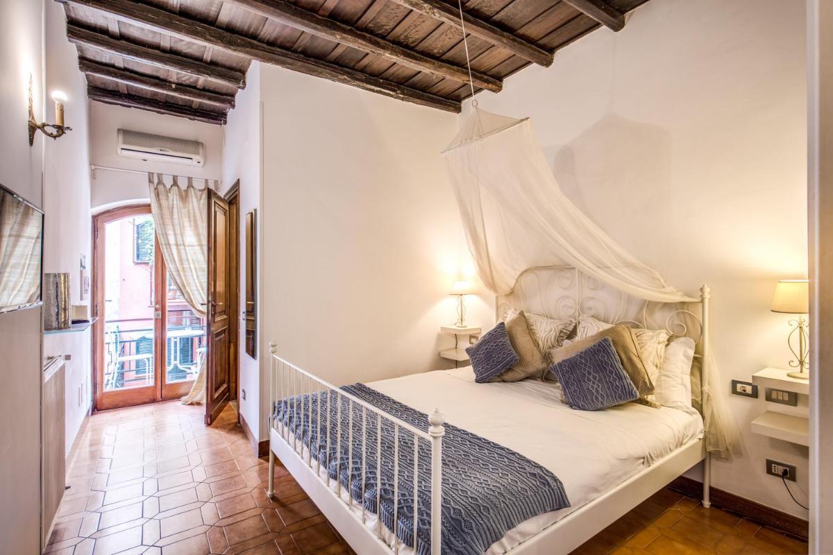 Elegant Apartment Behind the Colosseum - Housity