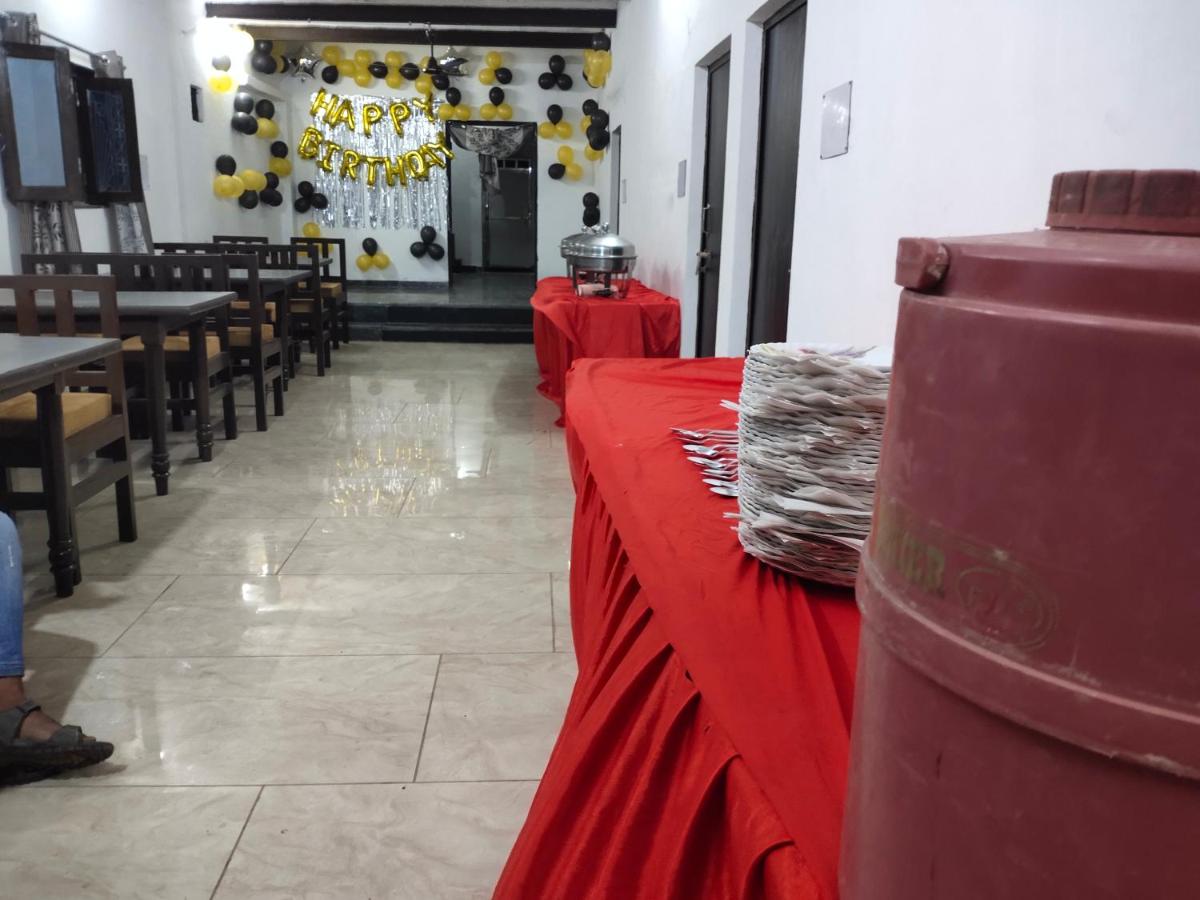 Suitetrails - Hotel Basant Palace