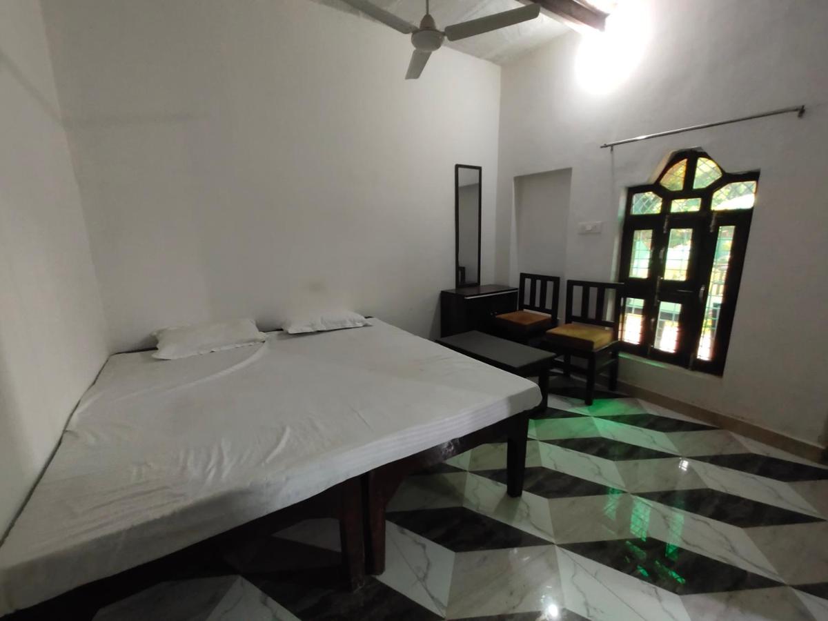Suitetrails - Hotel Basant Palace
