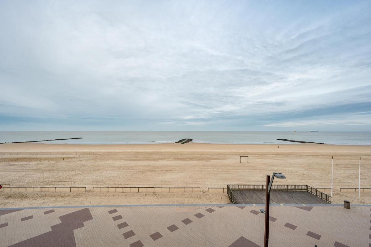 Appartementen op de zeedijk in hartje Knokke - Housity