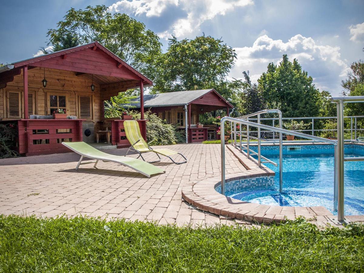 Dunai Gyöngy Vendégház - Housity