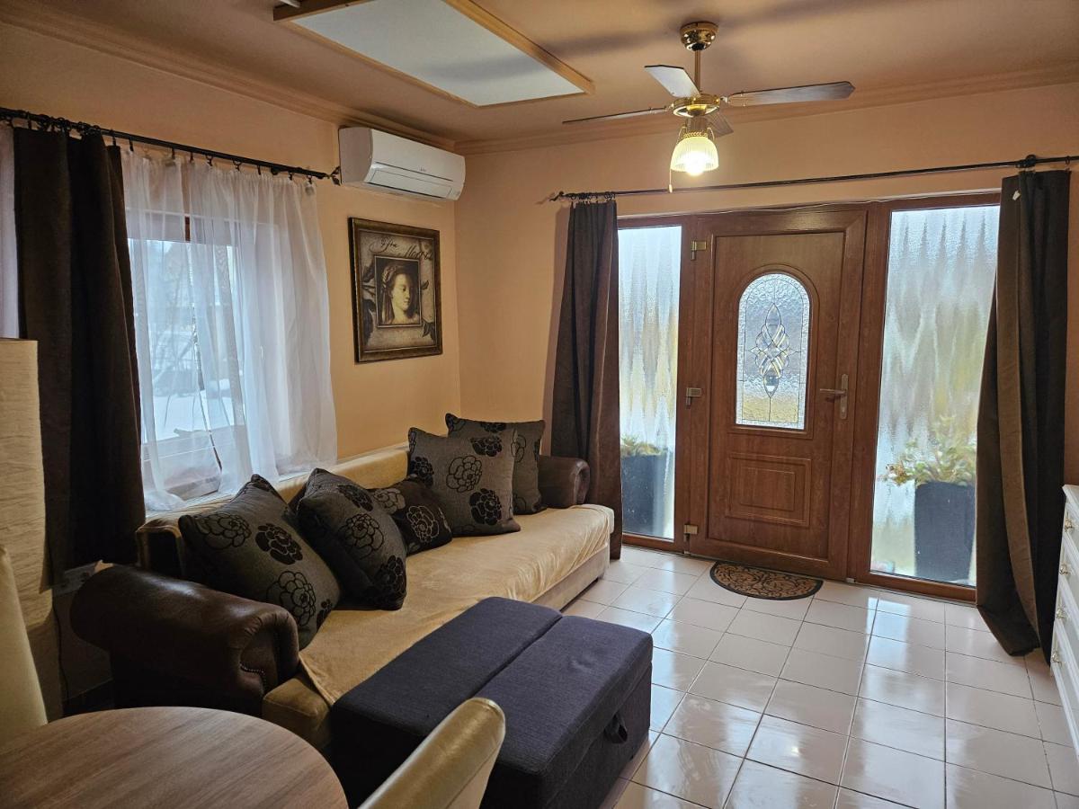 Etyek Rustic Home - Housity