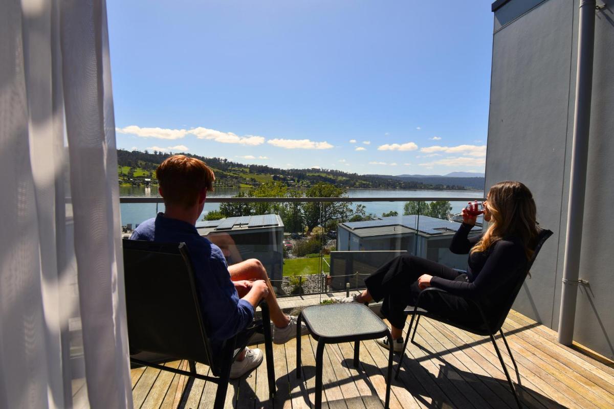 Rosevears Riverview Hotel - Housity