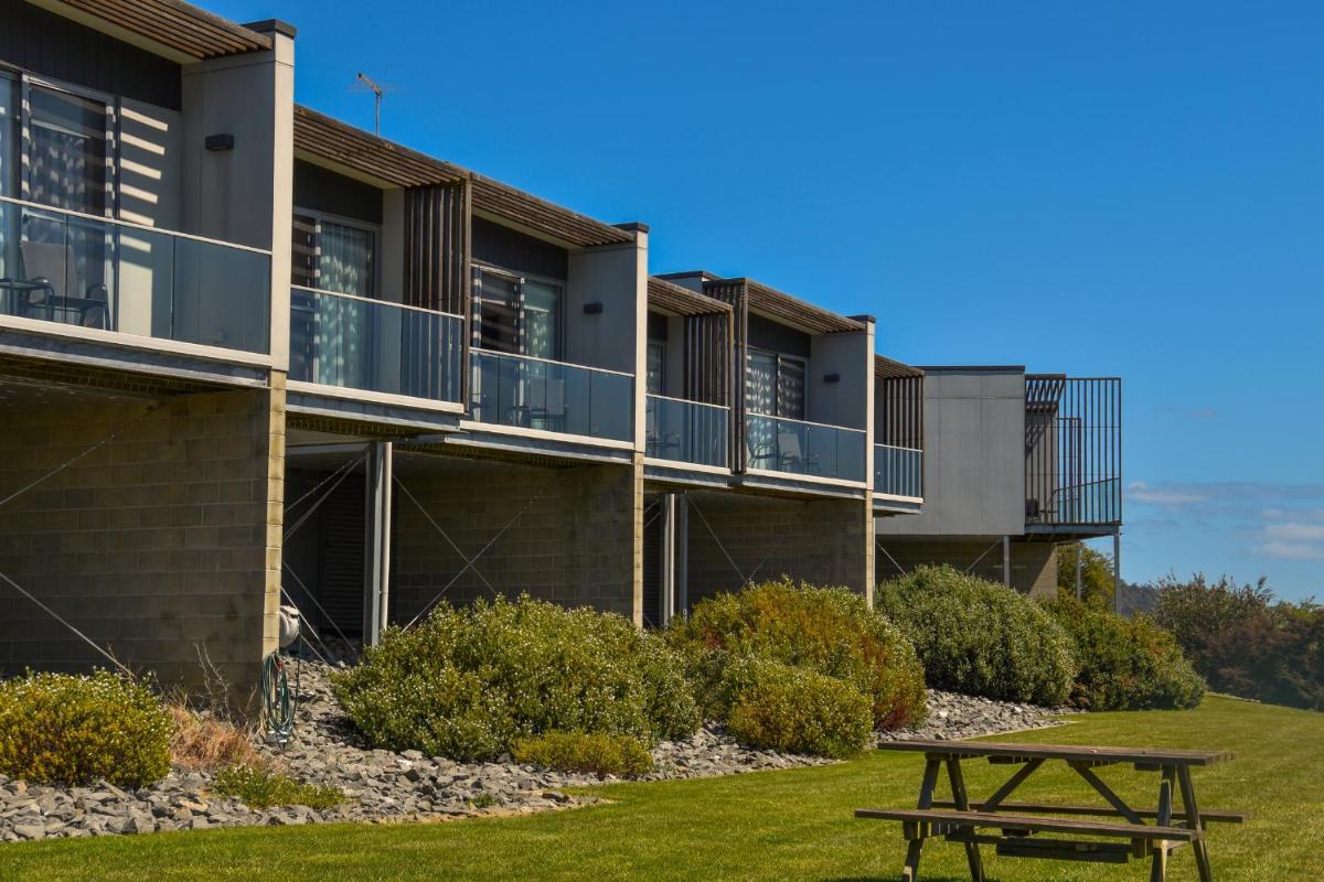Rosevears Riverview Hotel - Housity
