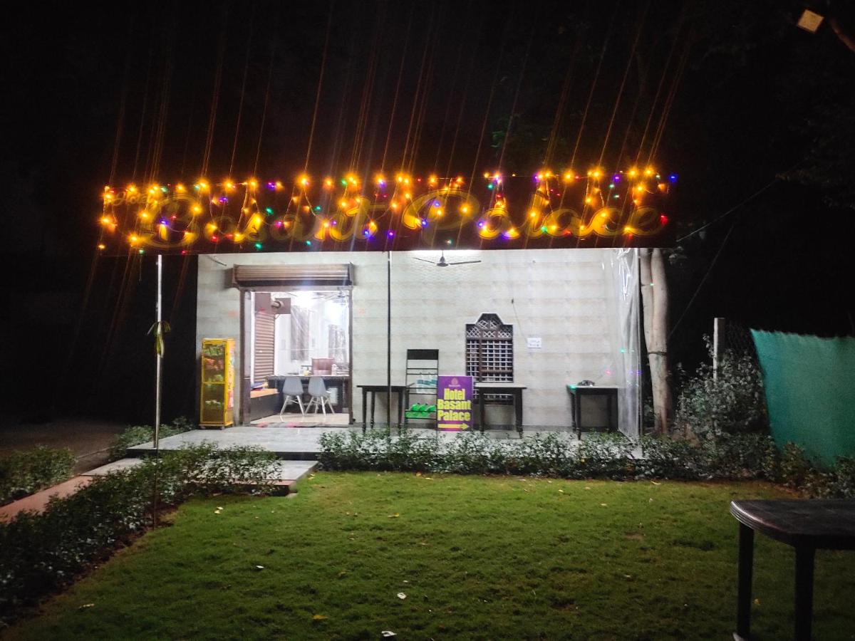 Suitetrails - Hotel Basant Palace