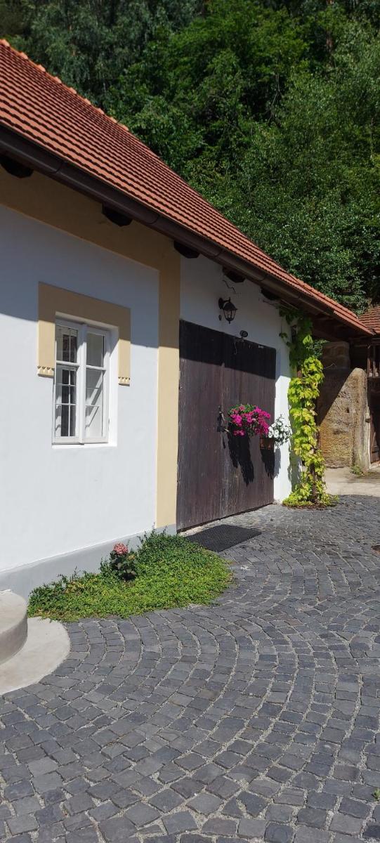 Hlučov Lesní Chalupa - Housity
