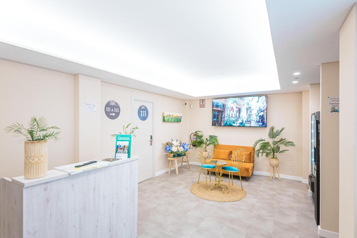 Hostal Plaza Boutique - Solo adultos - Housity