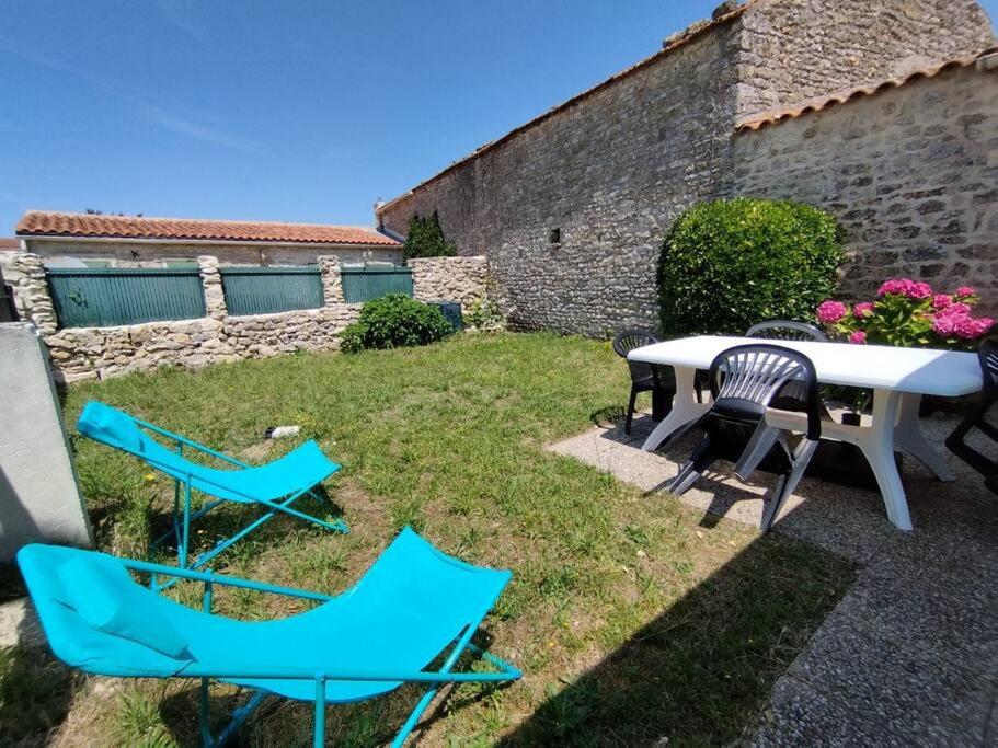 Au centre du village de Chaucre - Housity