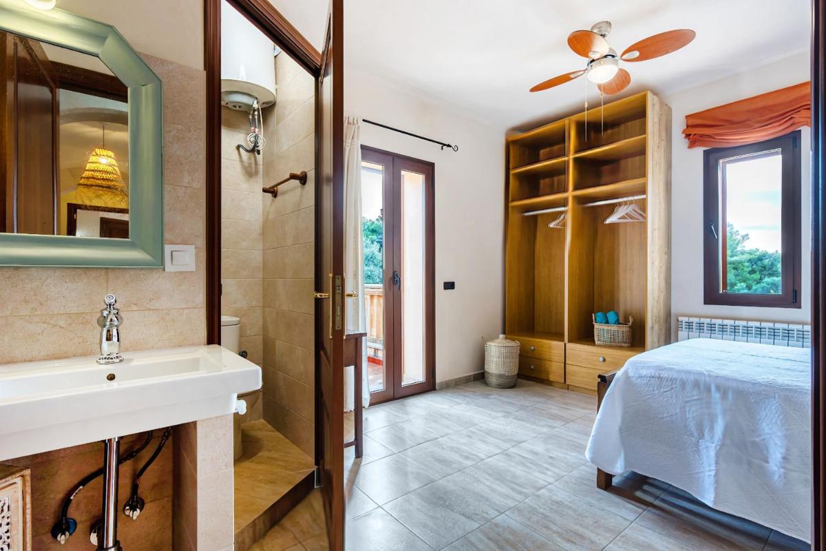 Pine tree Finca Espiga - Housity