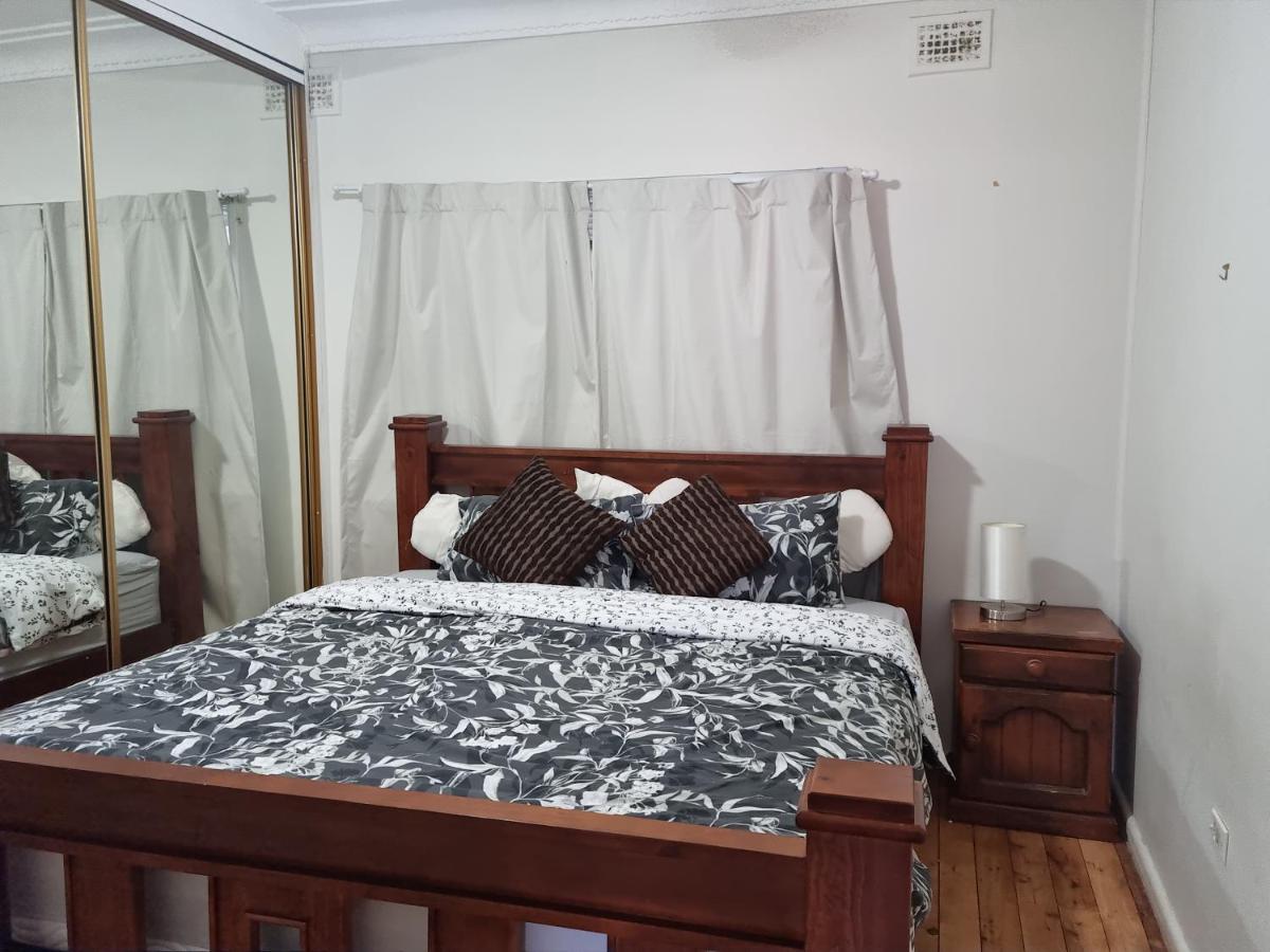 Beautiful 3 Bedroom Cottage - Housity