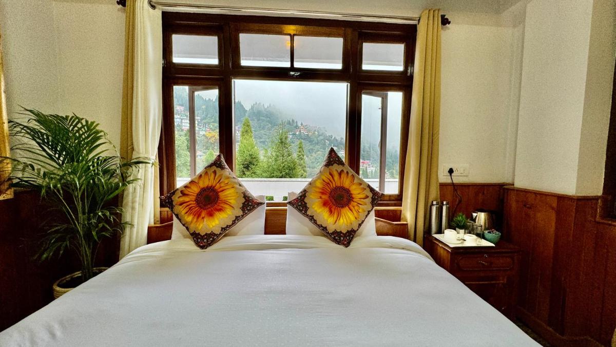 Batasia, Hillside Inn - Housity