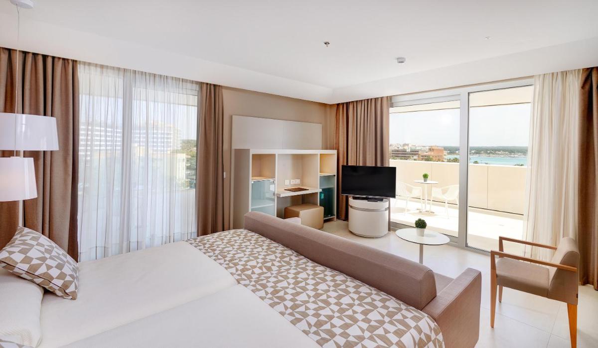 Cama o camas de una habitación en Hipotels Gran Playa de Palma