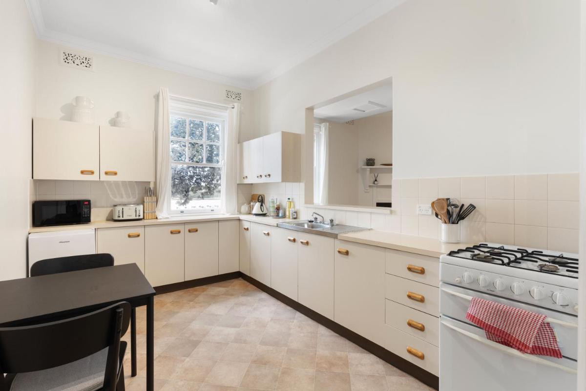 Lovely Two Bedroom Apartment - Housity