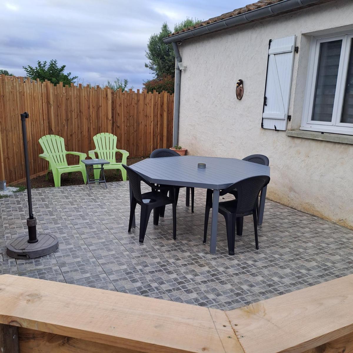 LES BOUCHOLEURS - Housity