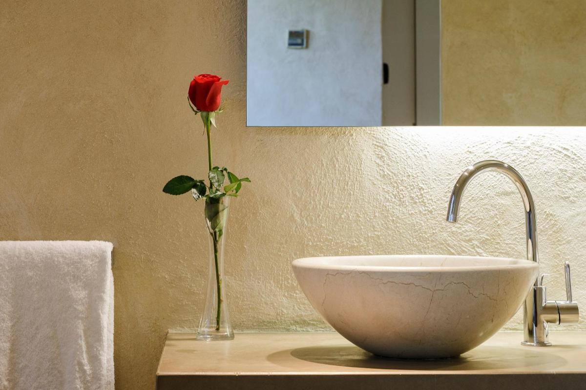 Un baño de EME Catedral Mercer Hotel
