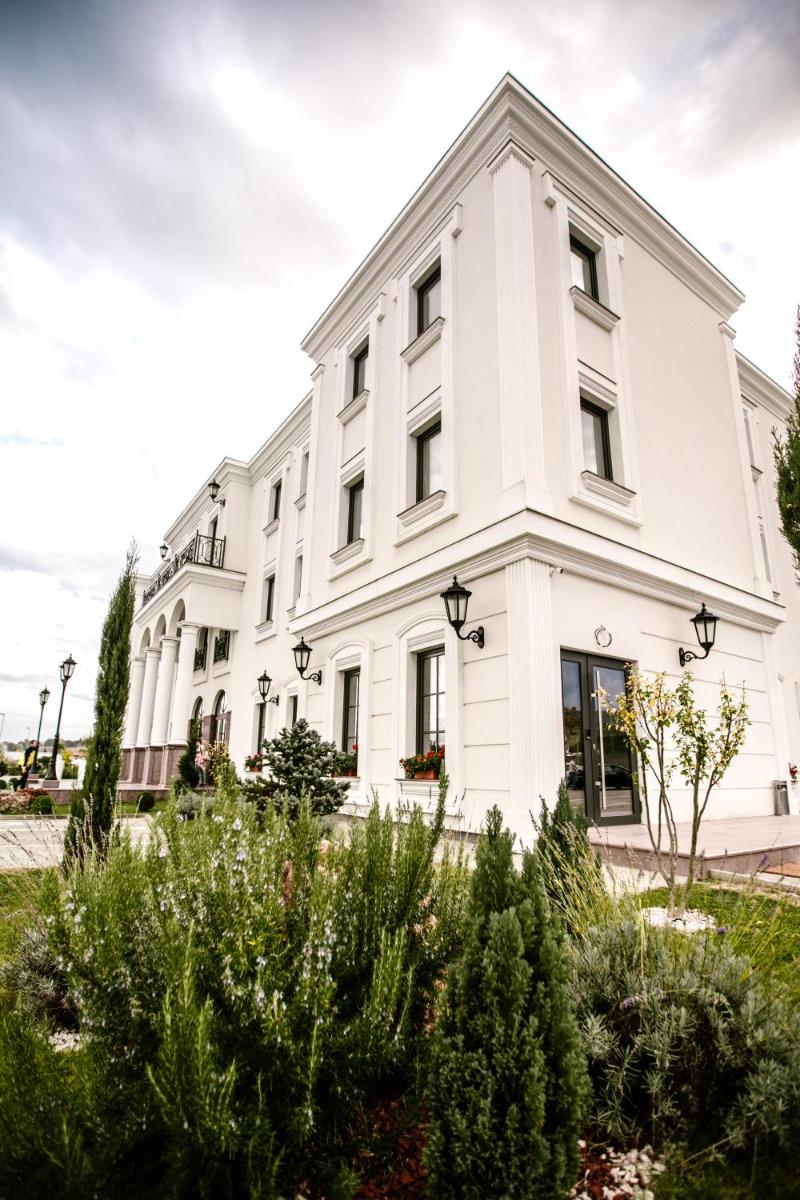 Hotel Beli Dvor - Housity