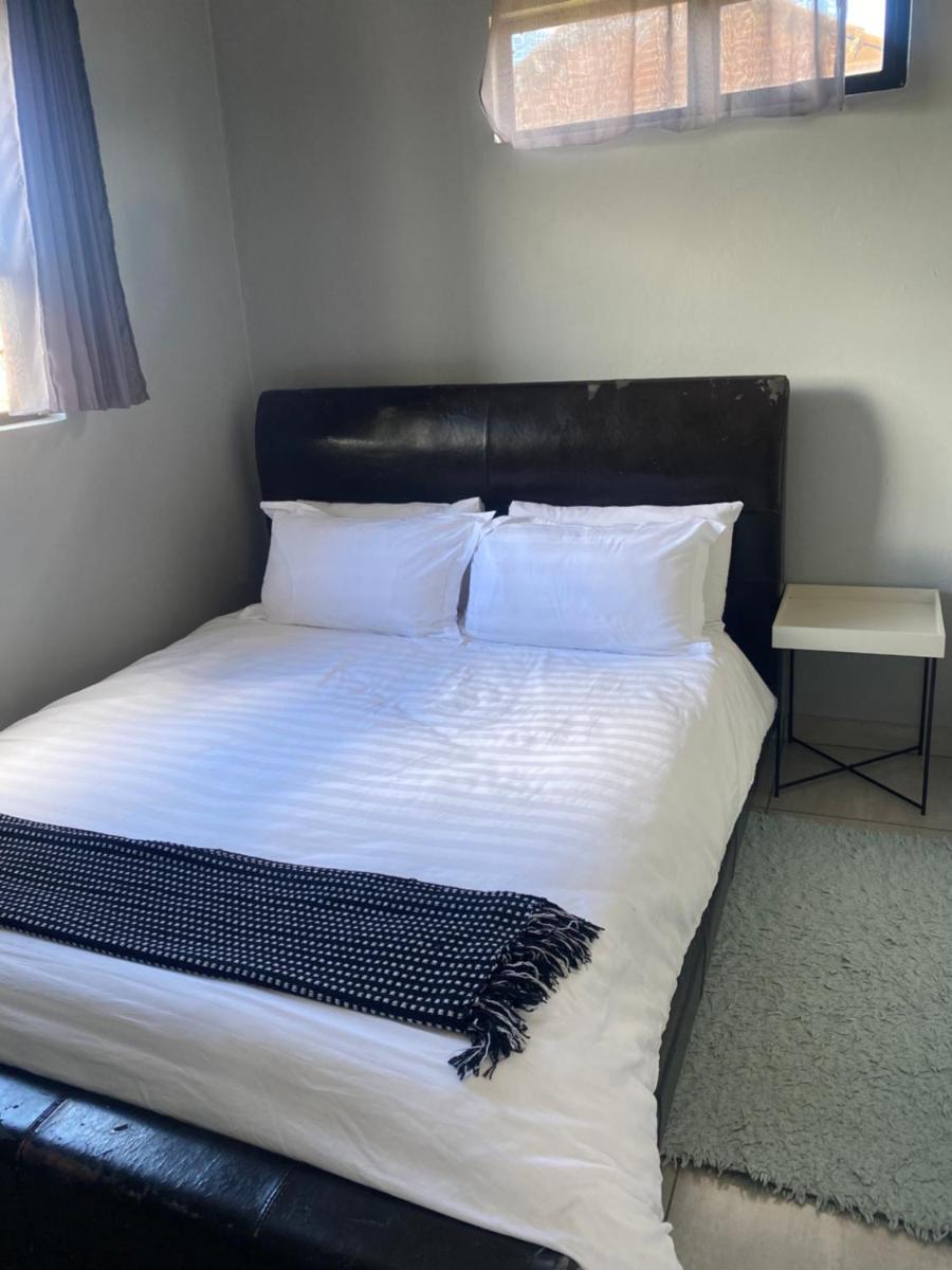 Pule's Home - Housity