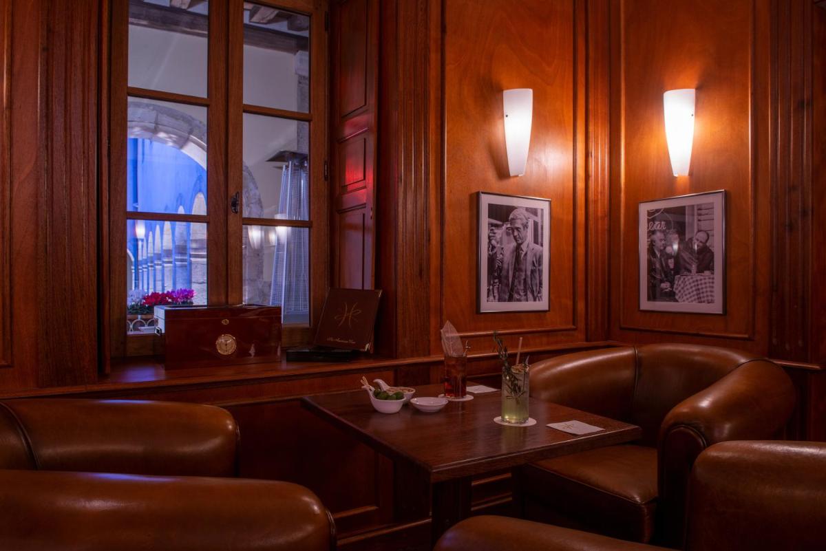 Coin salon dans l'établissement L'Hôtel