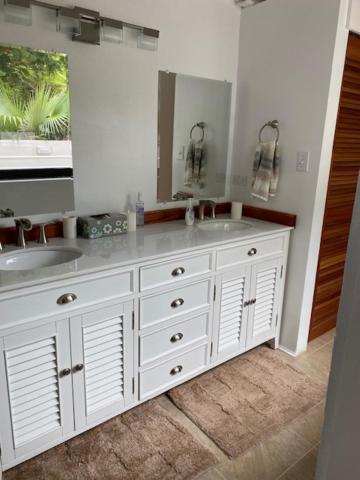 Suitetrails - Charming Tropical Villa Getaway