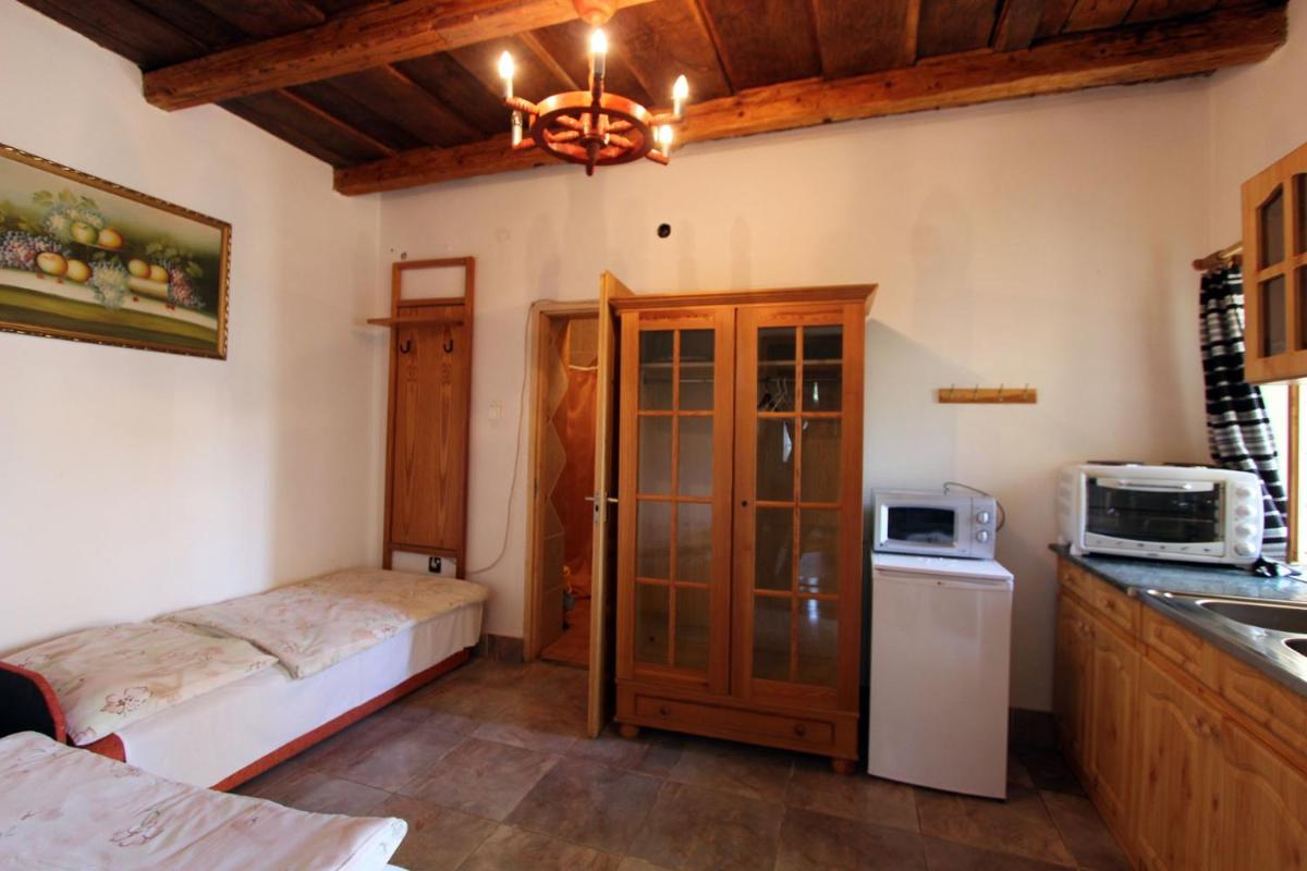 Toldi Vendégház - Housity
