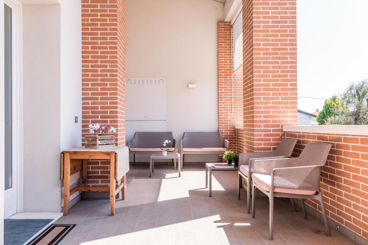 B&B Botanical Boutique - Housity