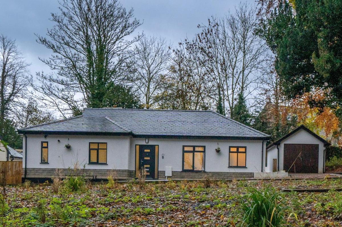 NEW Luxury family/dog-friendly countryside retreat - Housity