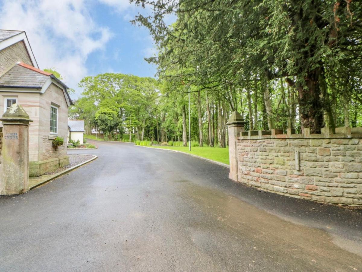 NEW Luxury family/dog-friendly countryside retreat - Housity