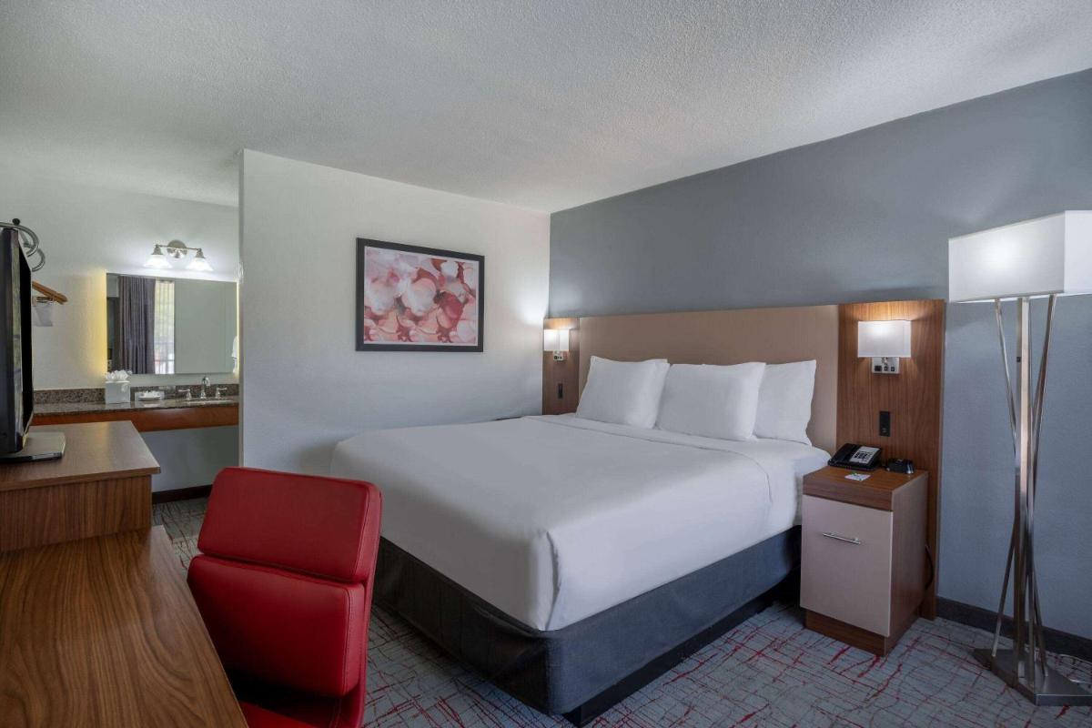 Wyndham Garden Columbia-Ft Jackson - Housity