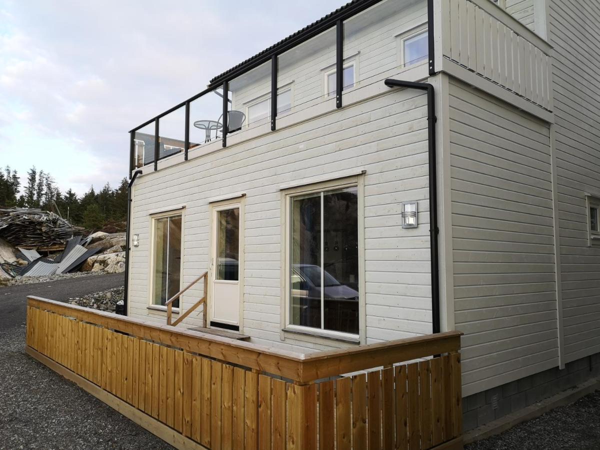 Kobbaneset Karl - Tett på havet - Bekkjarvik - Housity