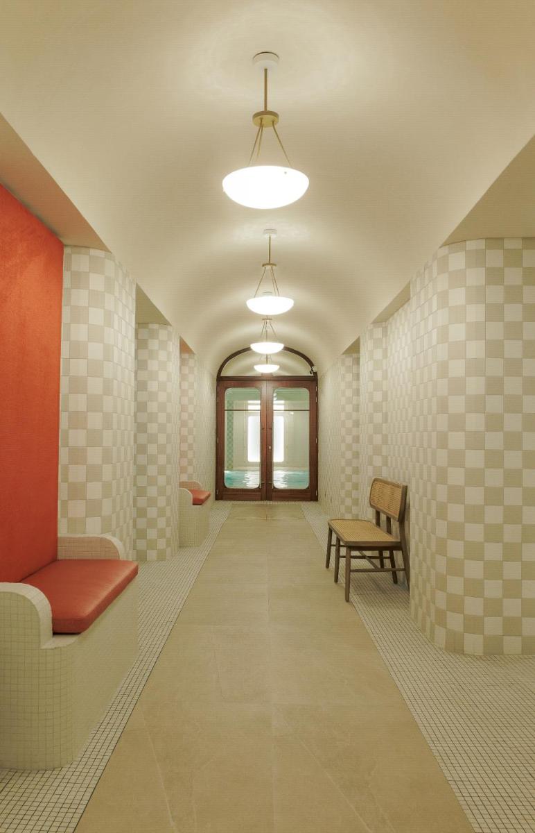 Coin salon dans l'établissement Cures Marines Hotel Thalasso & Spa Trouville - MGallery Collection
