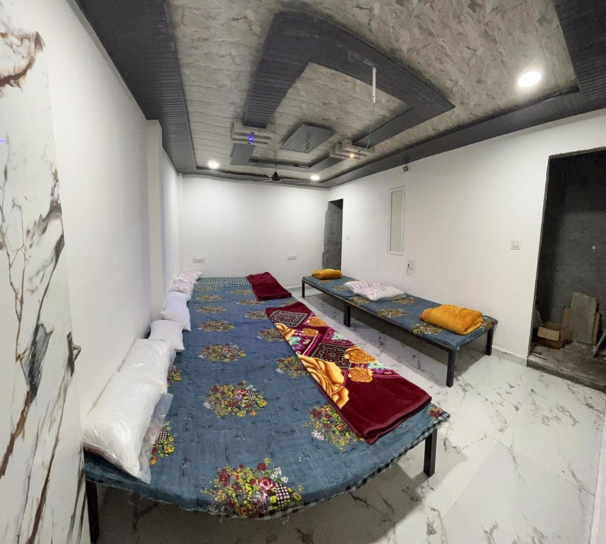 Hotel Winter - Housity