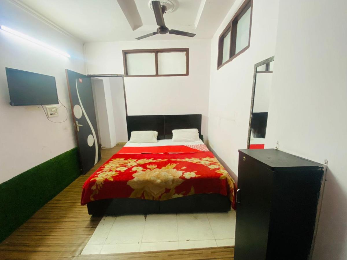 Hotel Royal Inn - Rohini Sec 16 - Housity