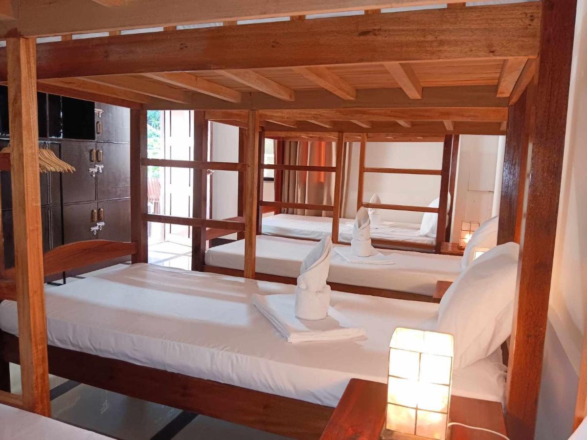 Forest Bay Inn El Nido - Housity