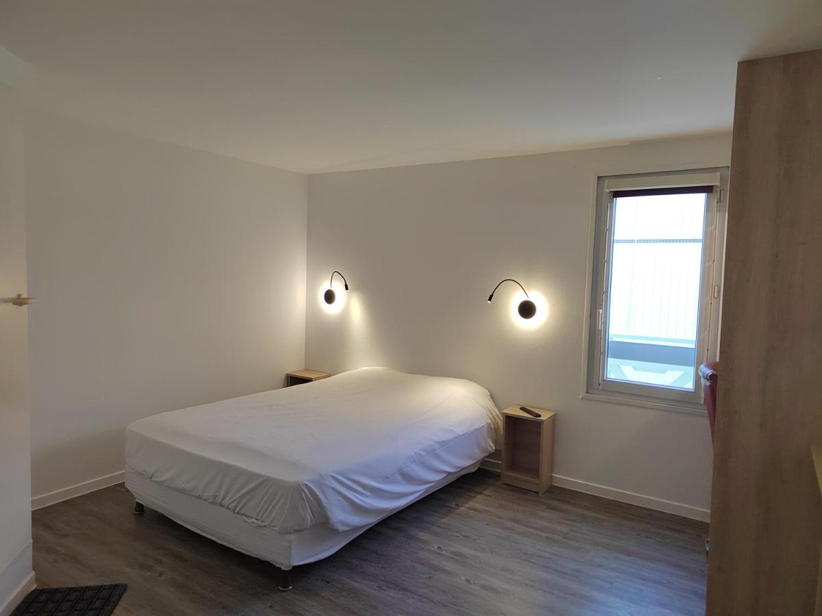 FASTHOTEL PARIS OUEST BOUAFLE - Housity