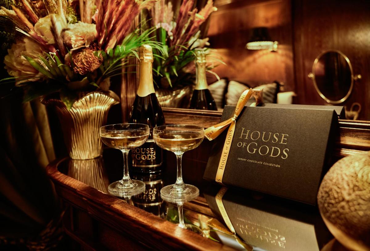 House of Gods Glasgow - Hizvo
