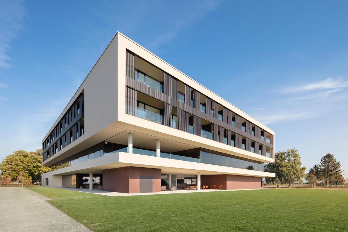 Hotel Materra - Housity