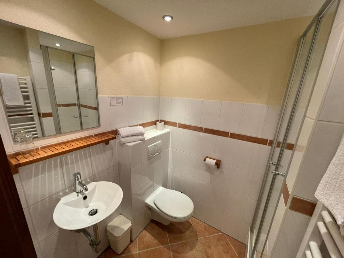 Hotel Restaurant Iris - Housity