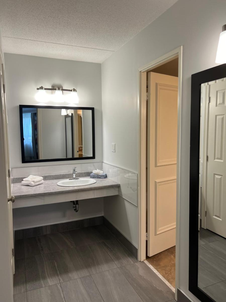 Ramada by Wyndham London - Housity
