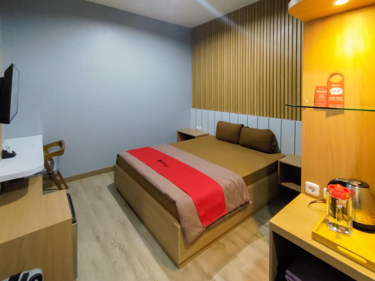 RedDoorz Syariah near Tugu Juang Jambi - Housity