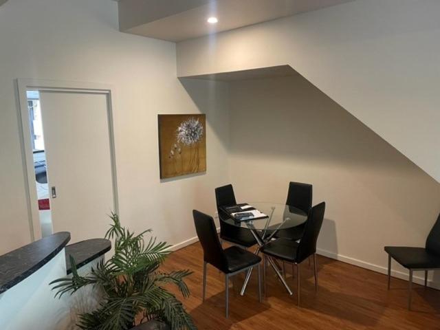 Suitetrails - RNR Serviced Apartments Adelaide - Sturt St